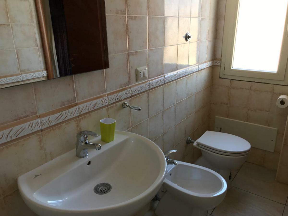 B&B Cagliari Ariosto Кальяри Экстерьер фото